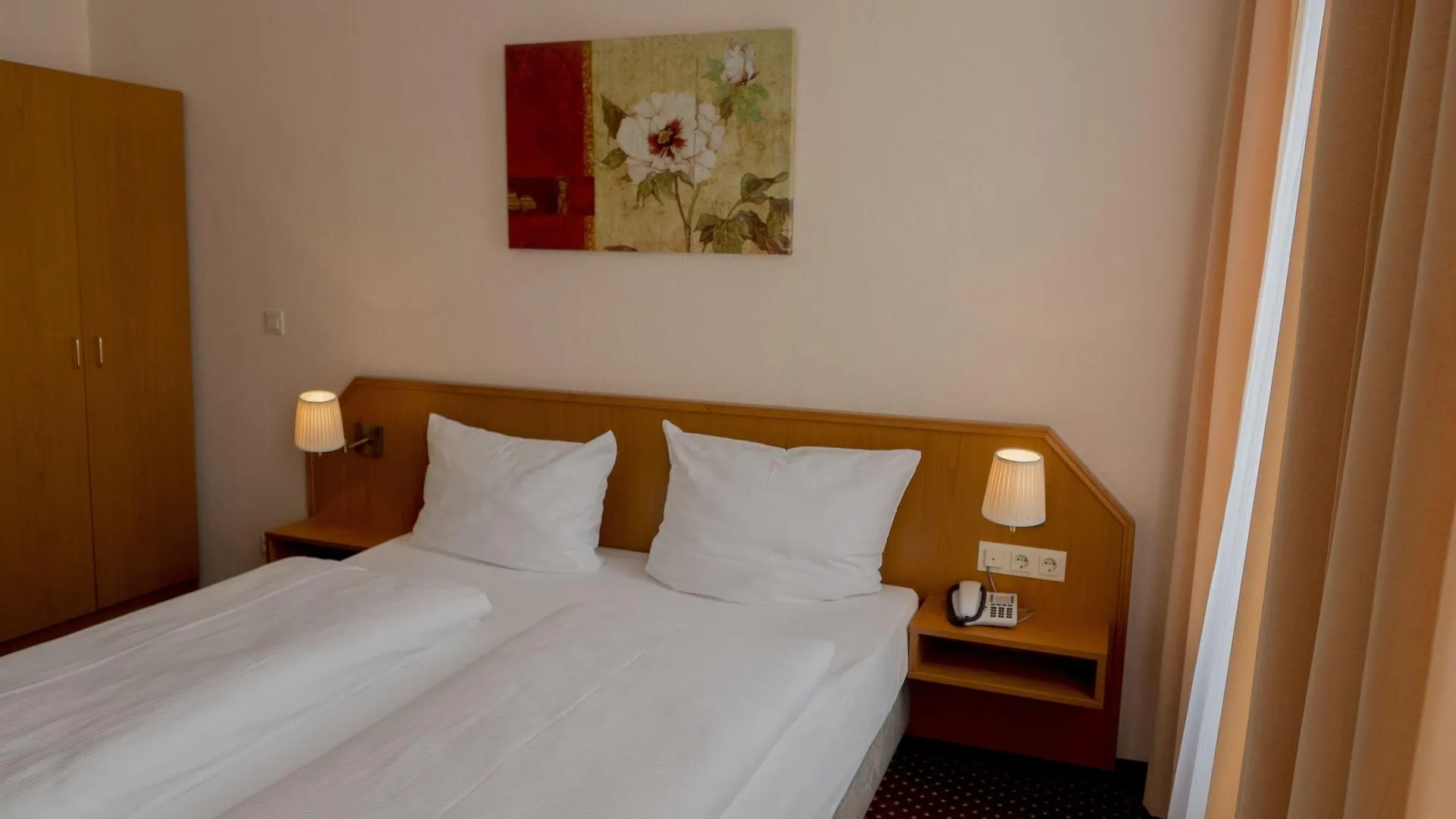 Hotel Lumen Am Hauptbahnhof Hamburg