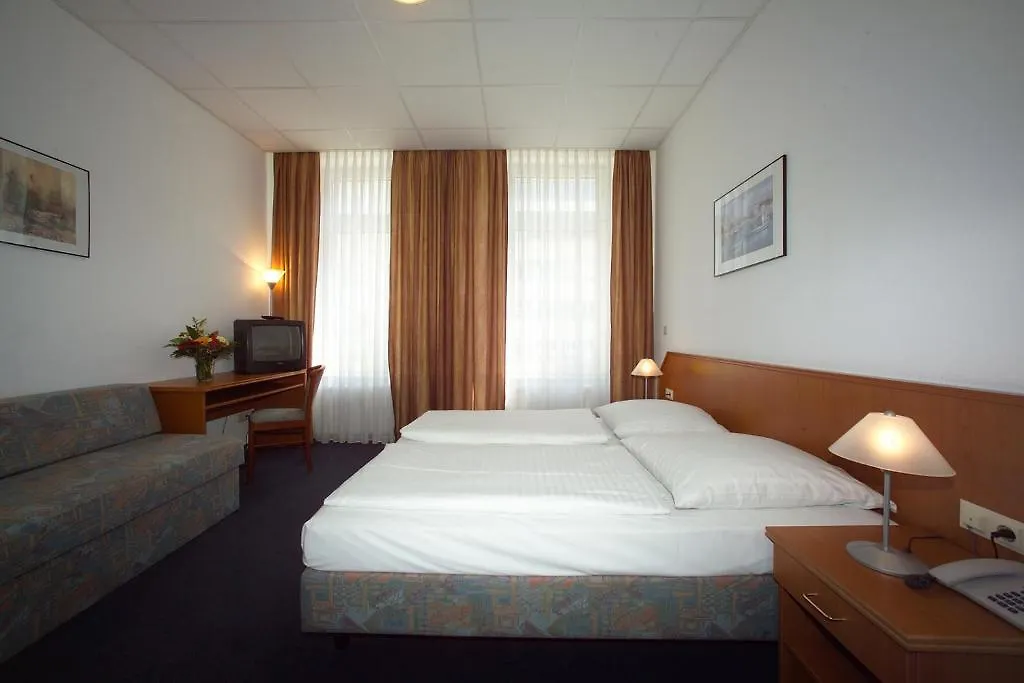 Hotel Lumen Am Hauptbahnhof Hamburg 3*,  Germany