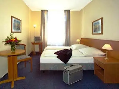 Hotel Lumen Am Hauptbahnhof Hamburg Germany