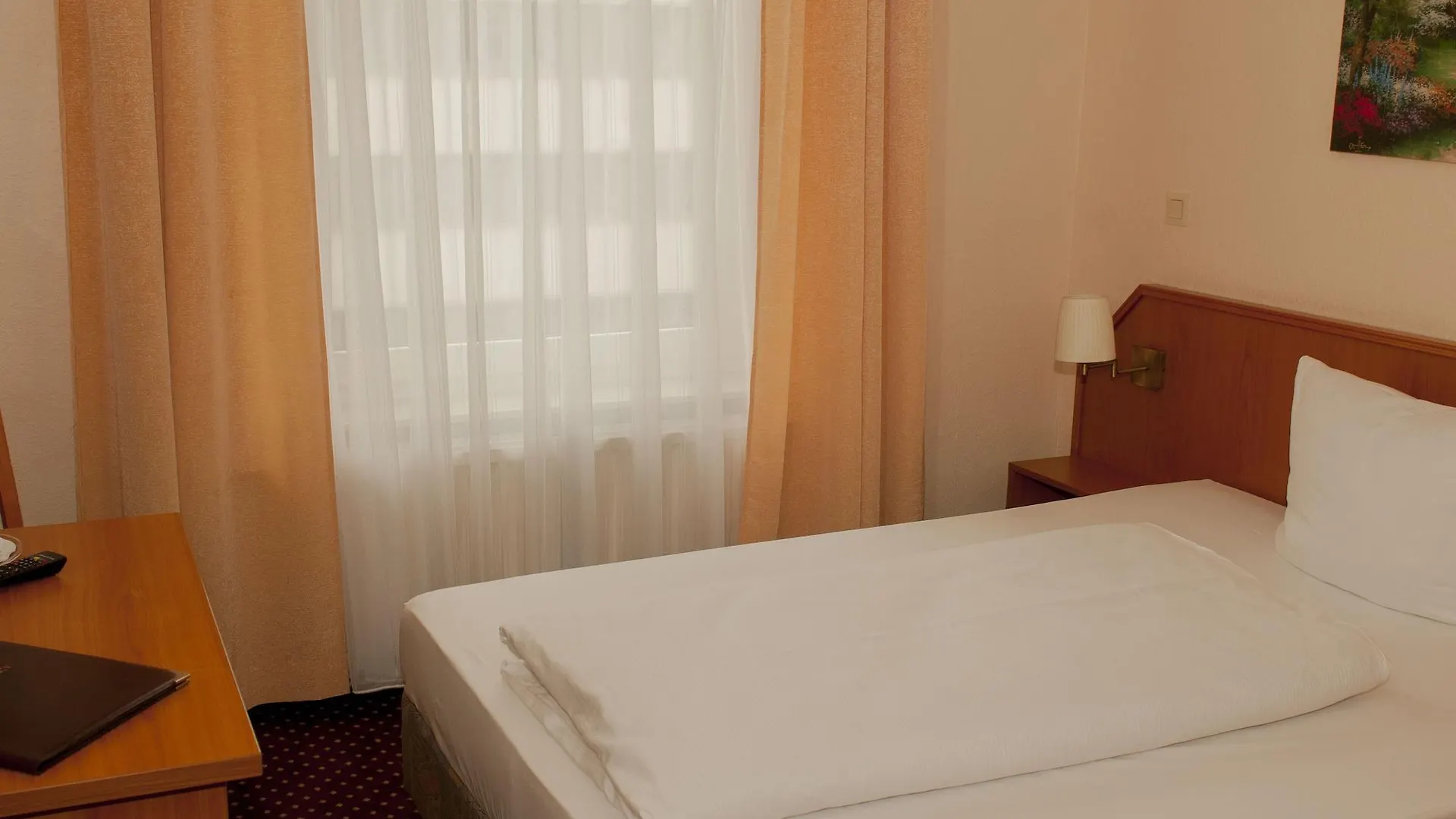 Hotel Lumen Am Hauptbahnhof Hamburg