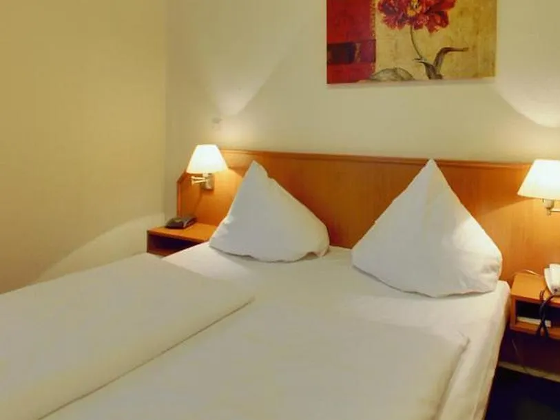 Hotel Lumen Am Hauptbahnhof Hamburg Germany