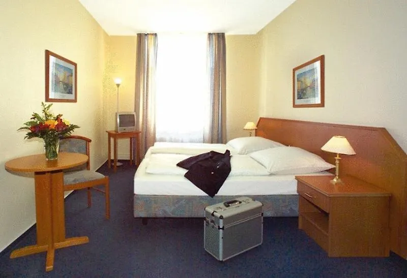 Hotel Lumen Am Hauptbahnhof Hamburg